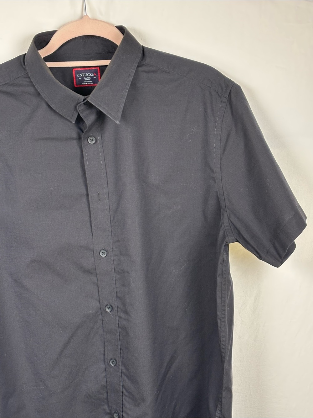 UNTUCKit Men's Large Black Short-Sleeve Button-Down Shirt - Picture 2 of 11